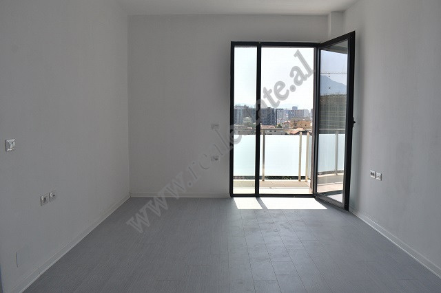 
Ambient zyre me qira ne rrugen 29&nbsp;Nentori, prane zones se Casa Italia, ne Tirane.
Apartament